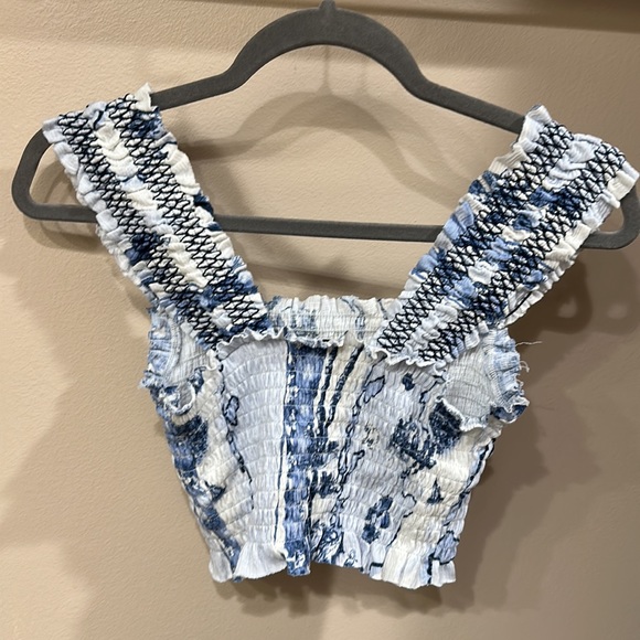 NEW urban outfitters white and blue floral crop top - Picture 2 of 2